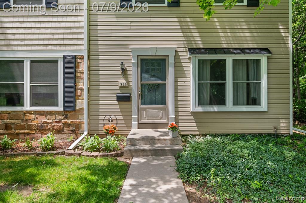 930 Little Hill Court, Rochester Hills, MI 48307 — Photo 3