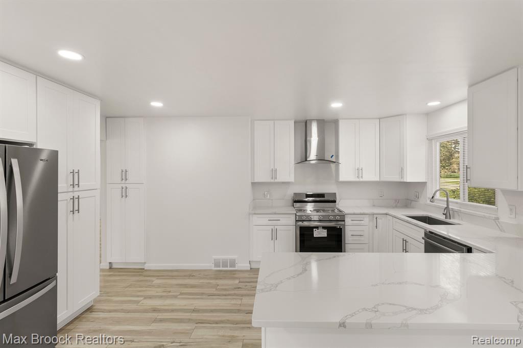 6207 NICHOLAS Drive, West Bloomfield, MI — Photo 13