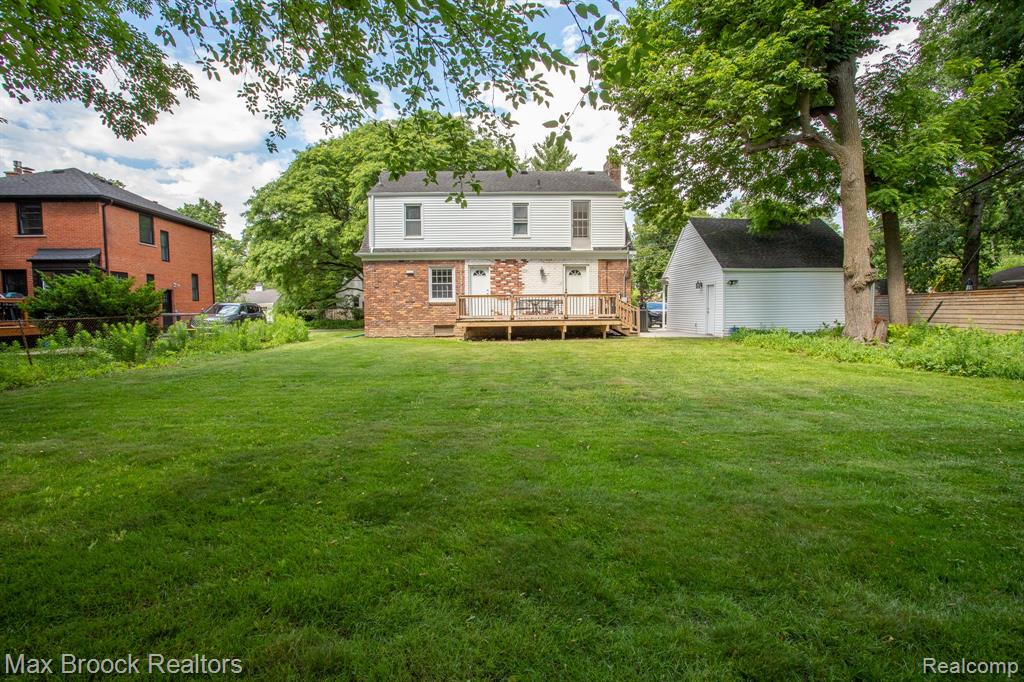 25830 Berkley Avenue, Huntington Woods, MI — Photo 49