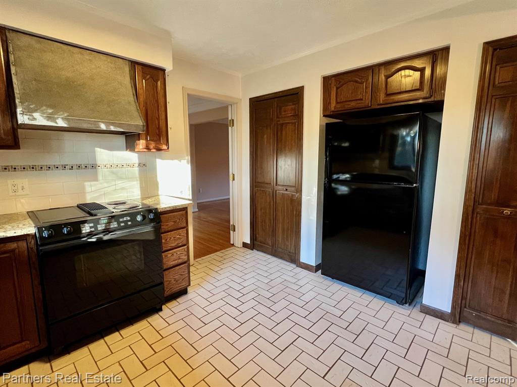 5618 Mountain Road, Brighton, MI 48116 — Photo 10
