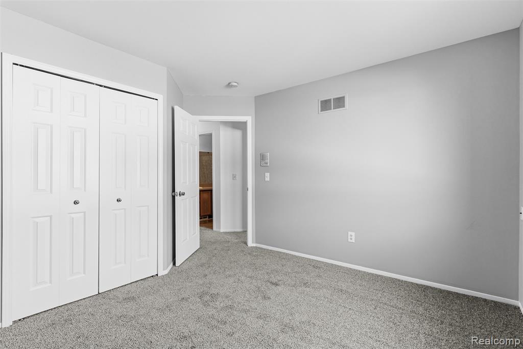 253 Stonegate W, Pontiac, MI 48341 — Photo 22