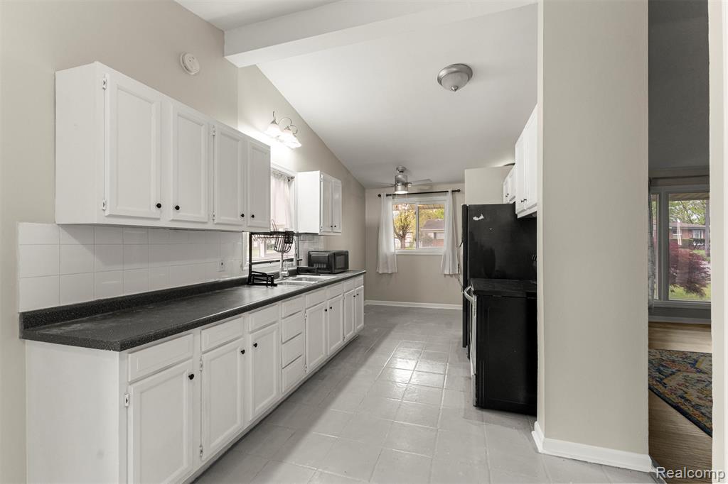 5367 Vivian Street, Dearborn Heights, MI 48125 — Photo 10