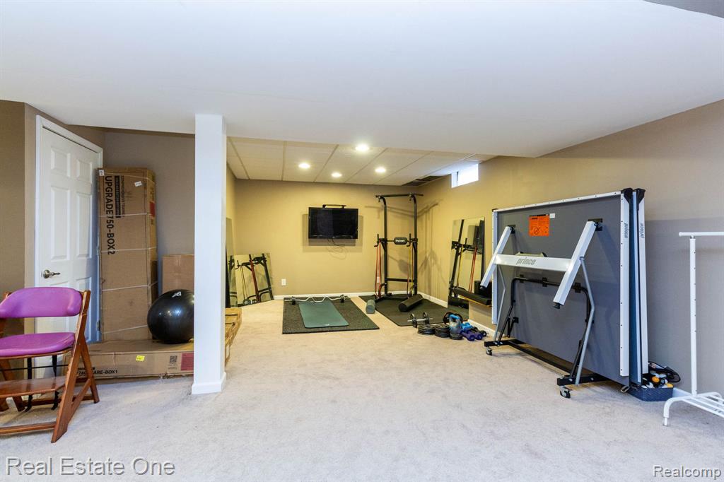 6536 Chatham Circle, Rochester Hills, MI 48306 — Photo 56