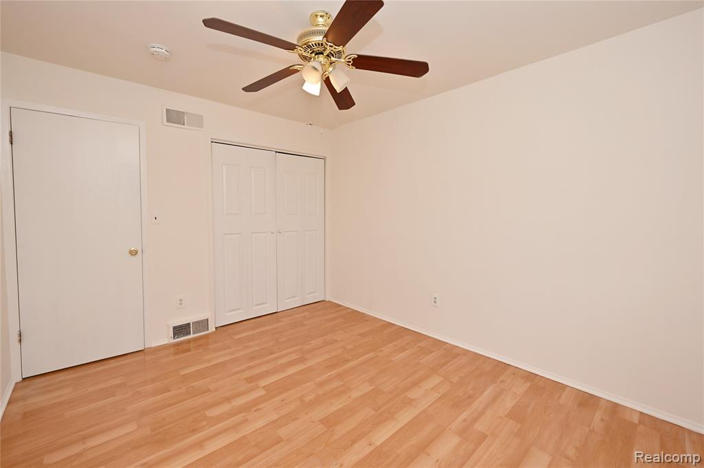 27807 Delton Street, Madison Heights, MI 48071 — Photo 12