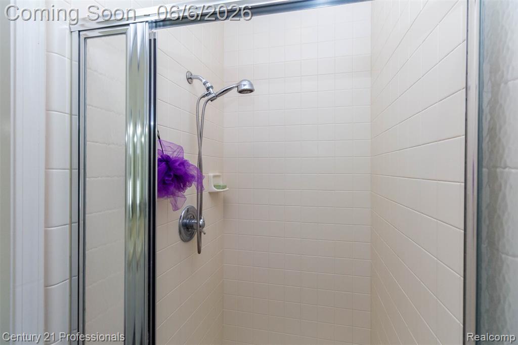 29401 Windmill Court, Farmington, MI 48334 — Photo 26