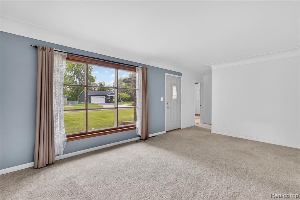 403 Pond Street, Pinckney, MI 48169 — Photo 9