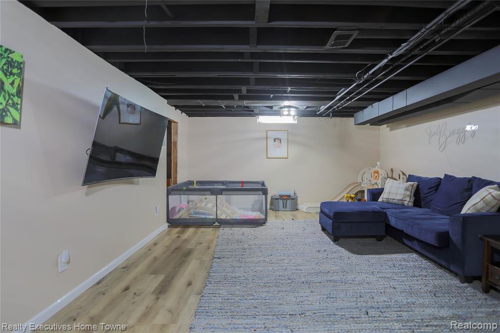 29847 Palomino Drive, Warren, MI 48093 — Photo 36