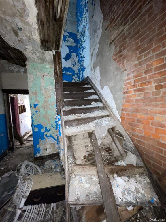 6916 CHARLEVOIX Street, Detroit, MI 48207 — Photo 35