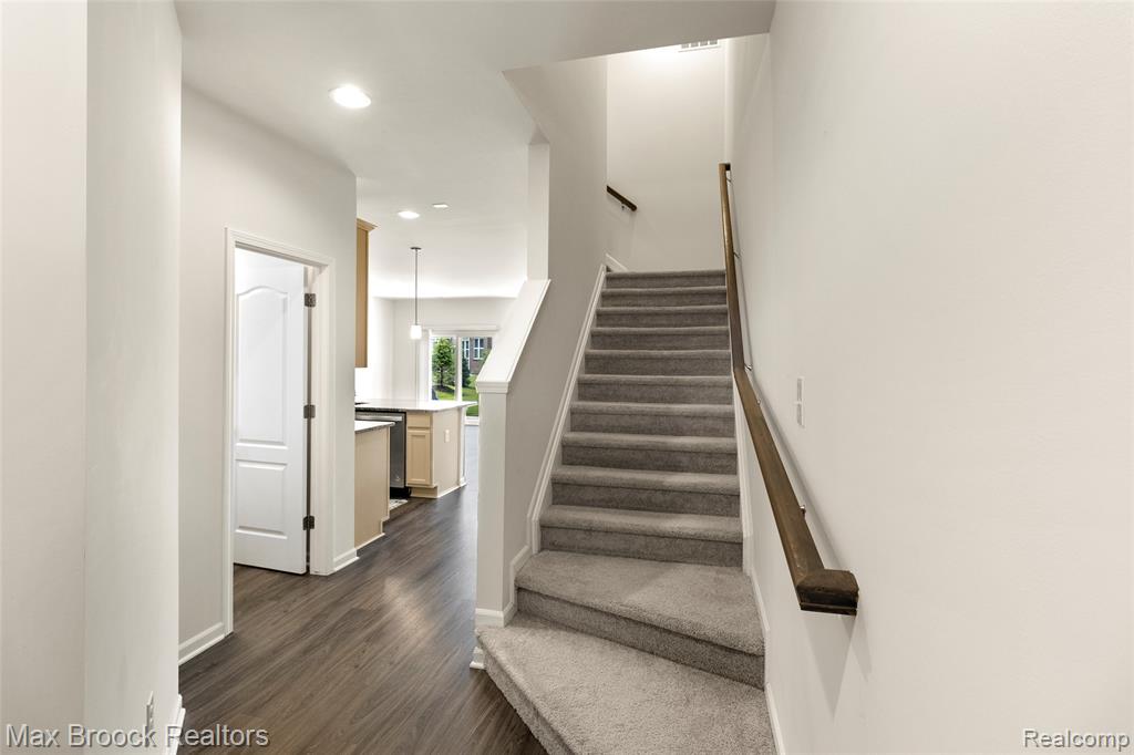 43474 CHANCELLOR Lane SE, Novi, MI — Photo 14