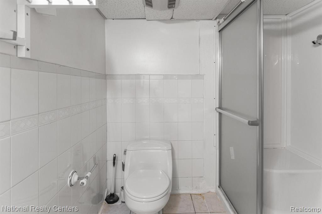 4242 LAPHAM Street, Dearborn, MI 48126 — Photo 43