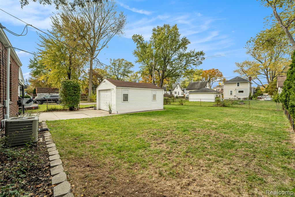 636 S Connecticut Avenue, Royal Oak, MI 48067 — Photo 24