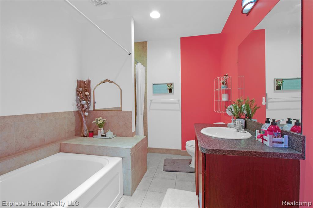 25244 INDEPENDENCE Trail, Warren, MI 48089 — Photo 19