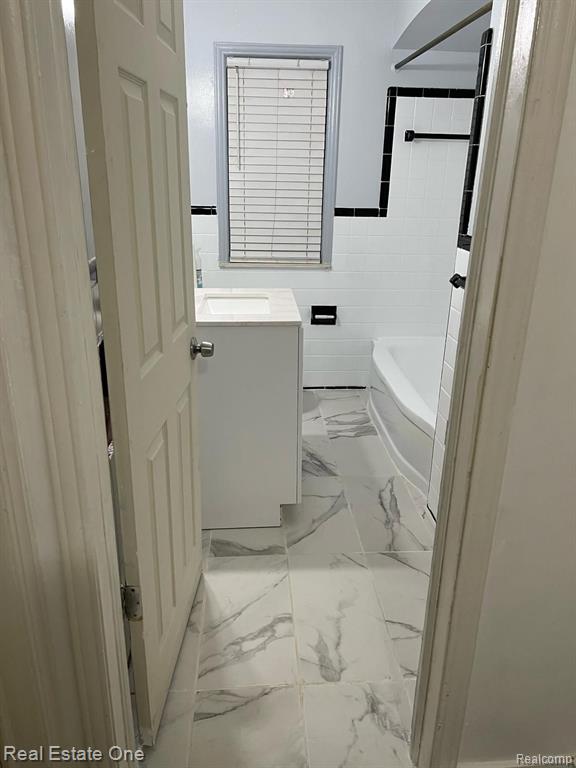 6046 ROSEMONT Avenue, Detroit, MI 48228 — Photo 15