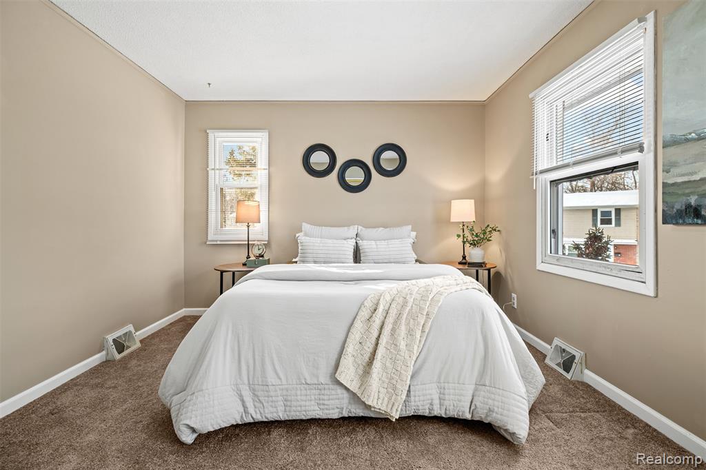 13339 Lake Point Boulevard, Belleville, MI 48111 — Photo 16