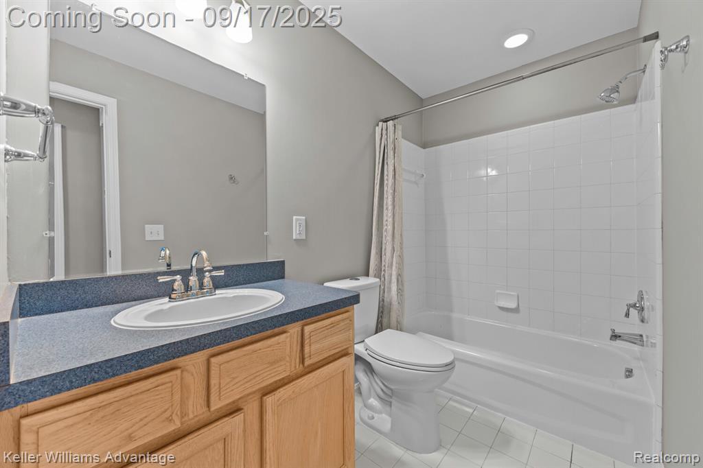 446 Boardwalk Drive, Walled Lake, MI 48390 — Photo 15