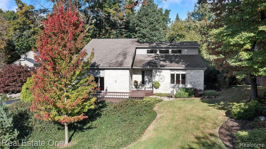 8323 FAWN VALLEY Drive, Clarkston, MI 48348 — Photo 29