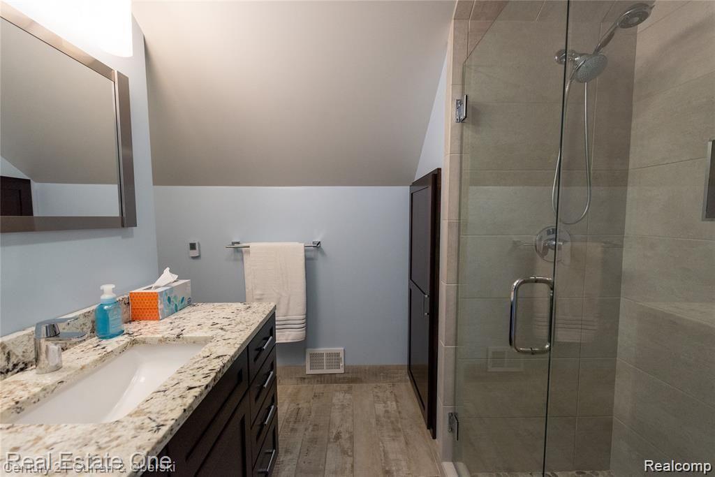 710 N VERMONT Avenue, Royal Oak, MI 48067 — Photo 25
