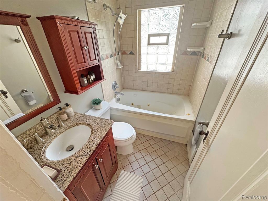 627 Wesbrook Street, Pontiac, MI 48340 — Photo 14