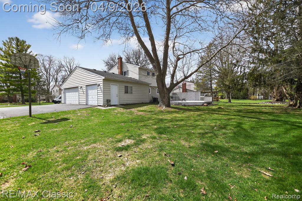 1877 Hopkins Drive, Wixom, MI 48393 — Photo 23