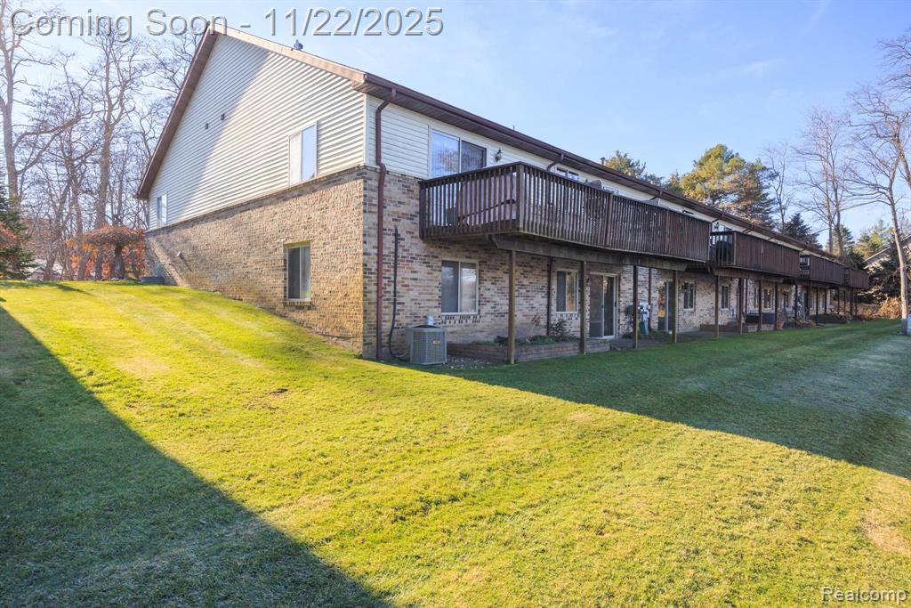 7121 Bluewater Drive, Clarkston, MI 48348 — Photo 36
