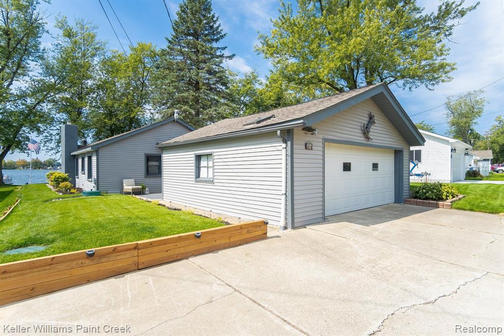 4297 HUNTERS Drive, Highland, MI — Photo 6