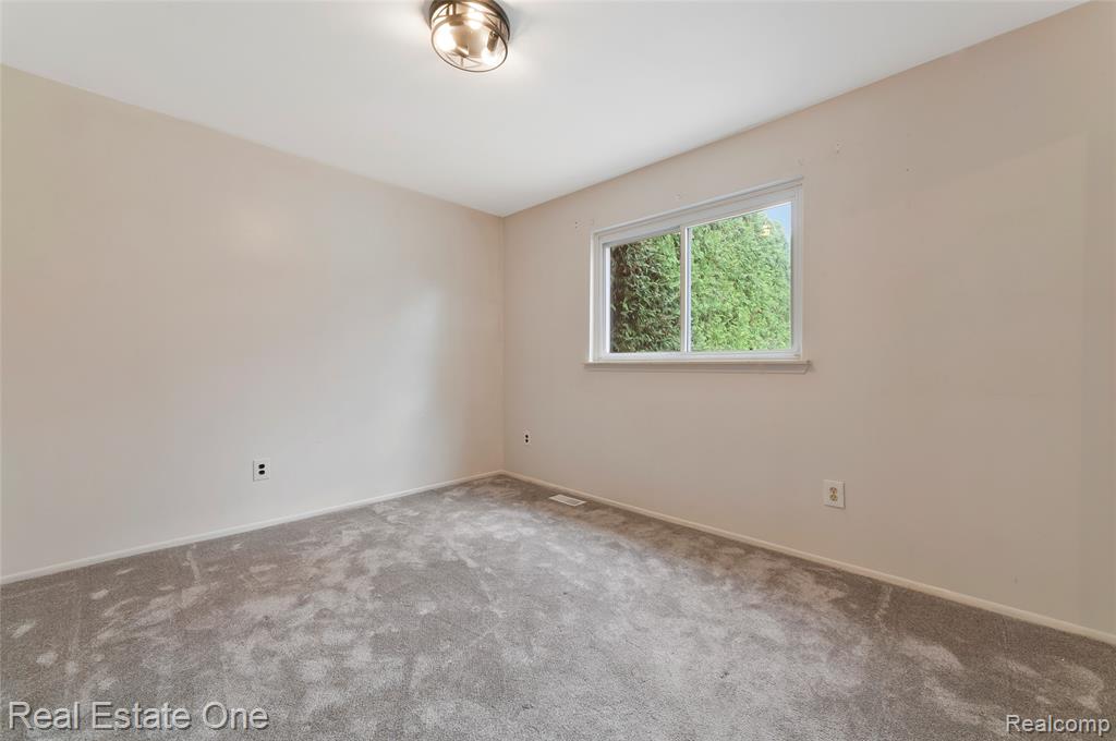 1668 Castleton Drive, Troy, MI 48083 — Photo 19