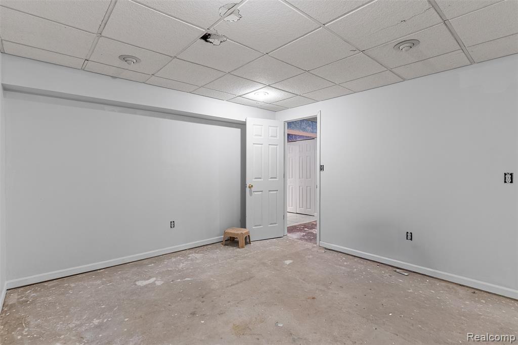 4303 Pratt Avenue, Grand Blanc, MI 48439 — Photo 31