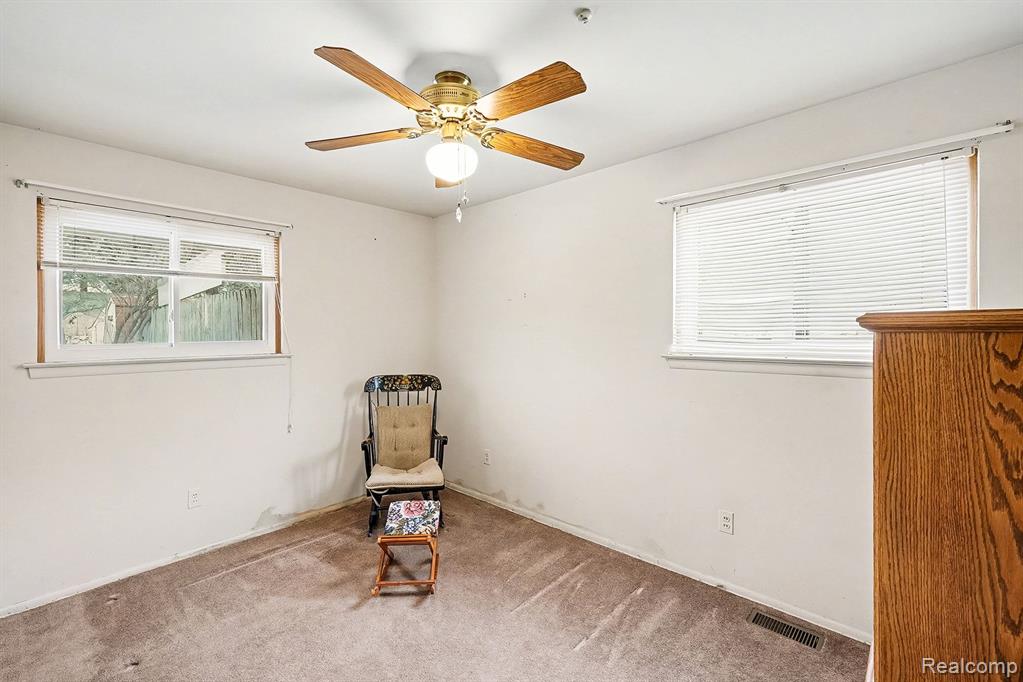 672 Linda Vista Drive, Pontiac, MI 48342 — Photo 8