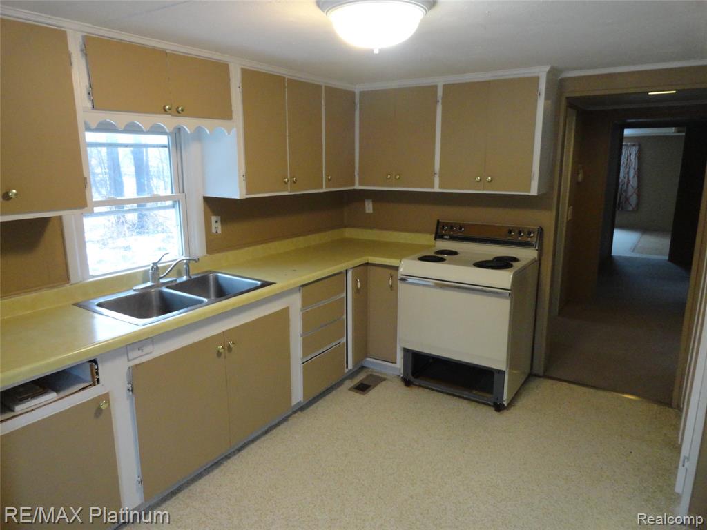 3396 E BALDWIN Road, Grand Blanc, MI 48439 — Photo 3