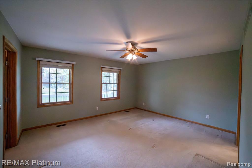 12987 Holtforth Road, Fenton, MI 48430 — Photo 11