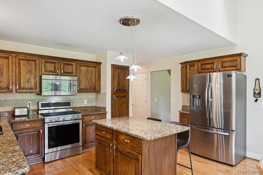 5061 Whitby Drive, Sterling Heights, MI 48314 — Photo 12