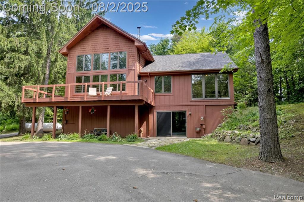 2316 Noble Road, Oxford, MI 48370 — front exterior