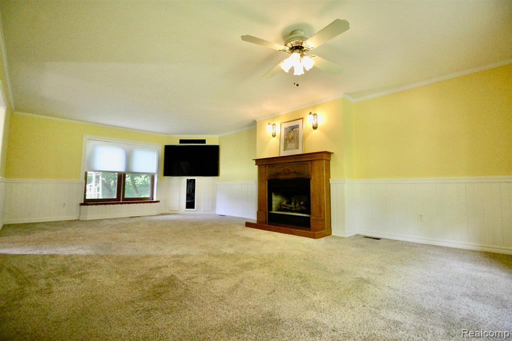 9296 Pine Hill Trail, Fenton, MI 48430 — Photo 10