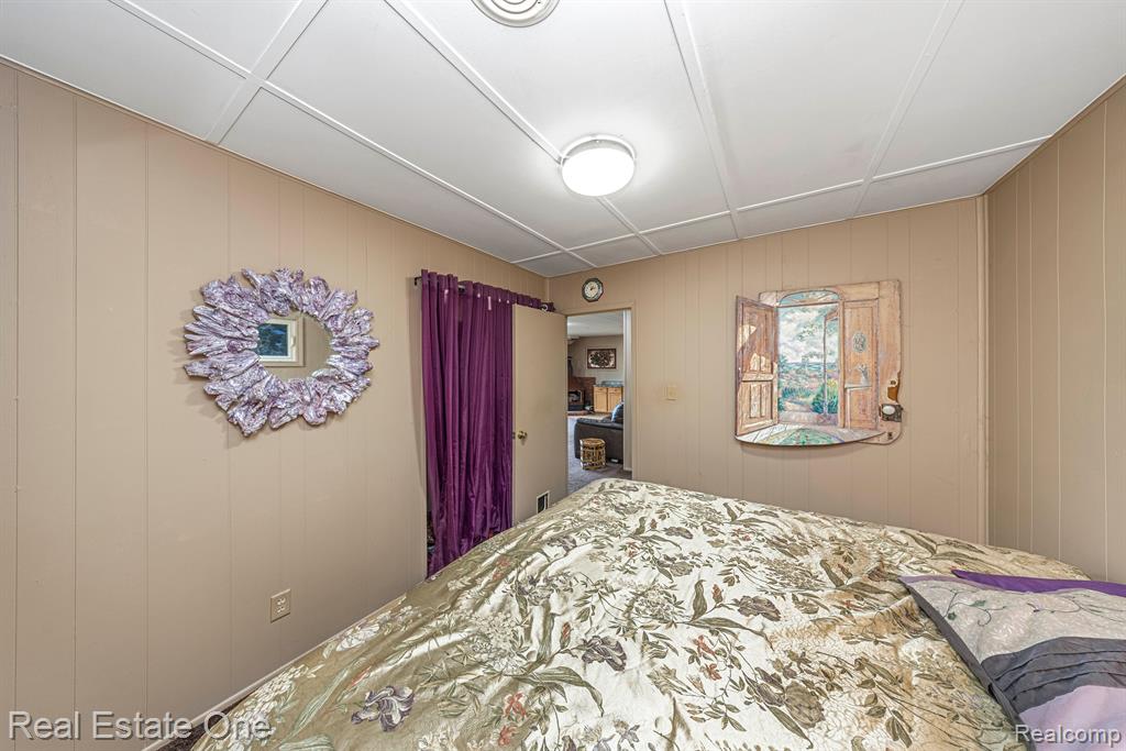 200 E CANYON Drive, Milford, MI 48380 — Photo 18