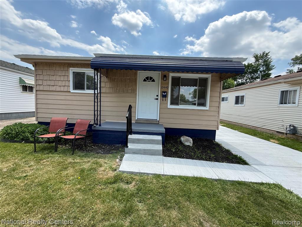13440 Charlotte Avenue, Warren, MI 48089