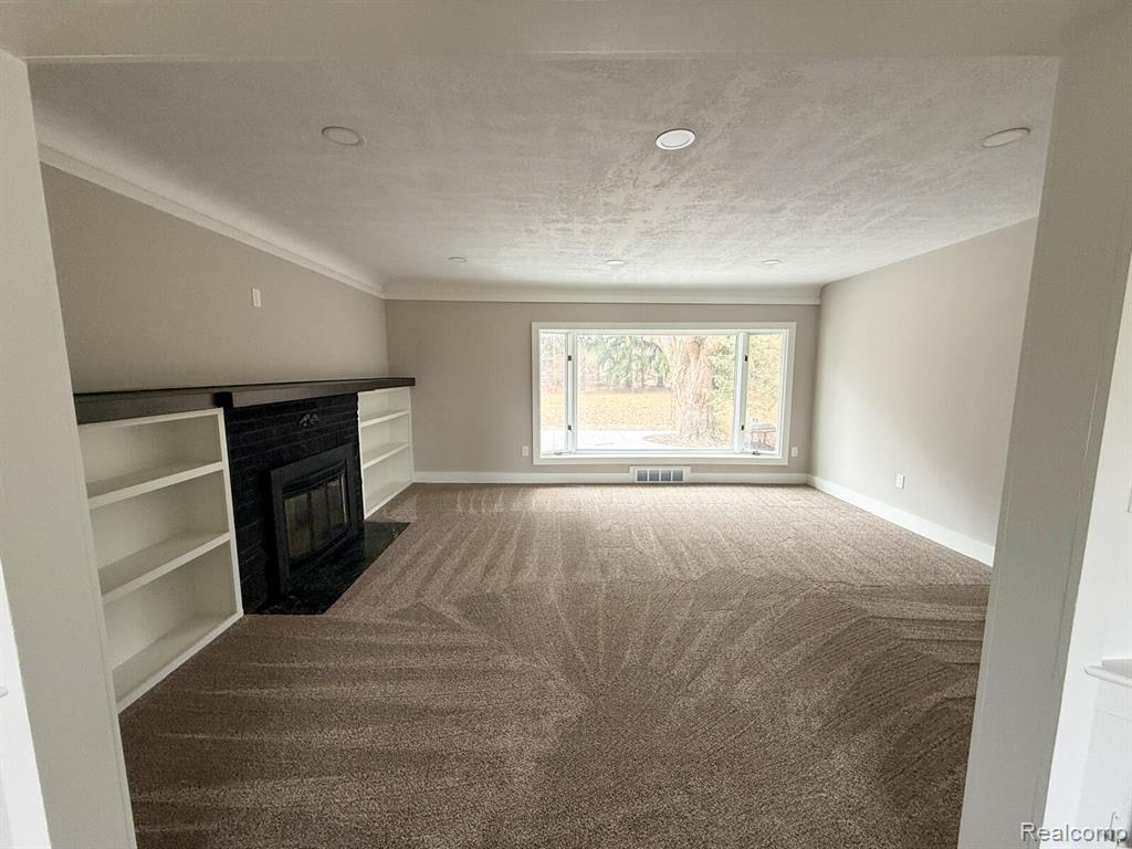 6076 Hugh Street, Burton, MI 48509 — Photo 16