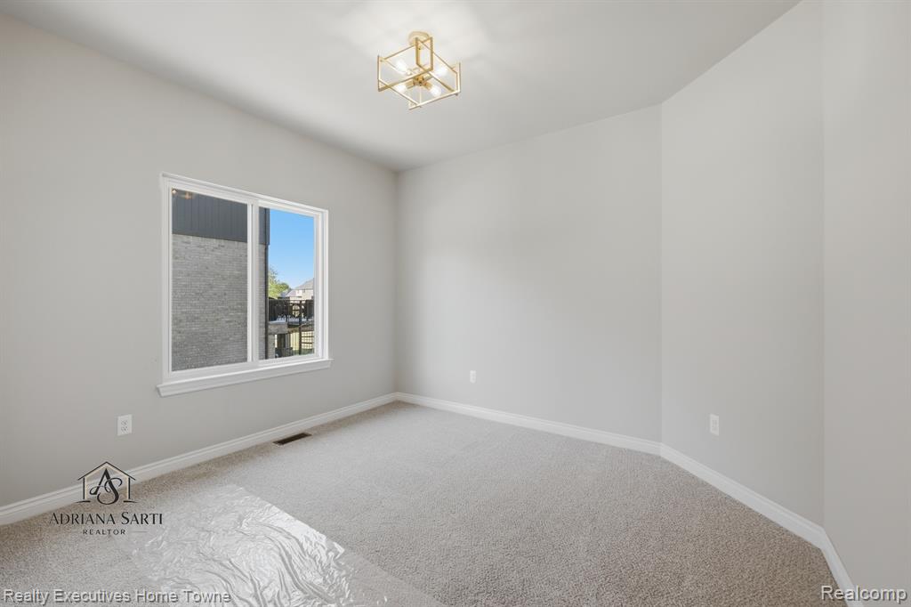 54161 Carrigan Drive, New Baltimore, MI 48047 — Photo 31