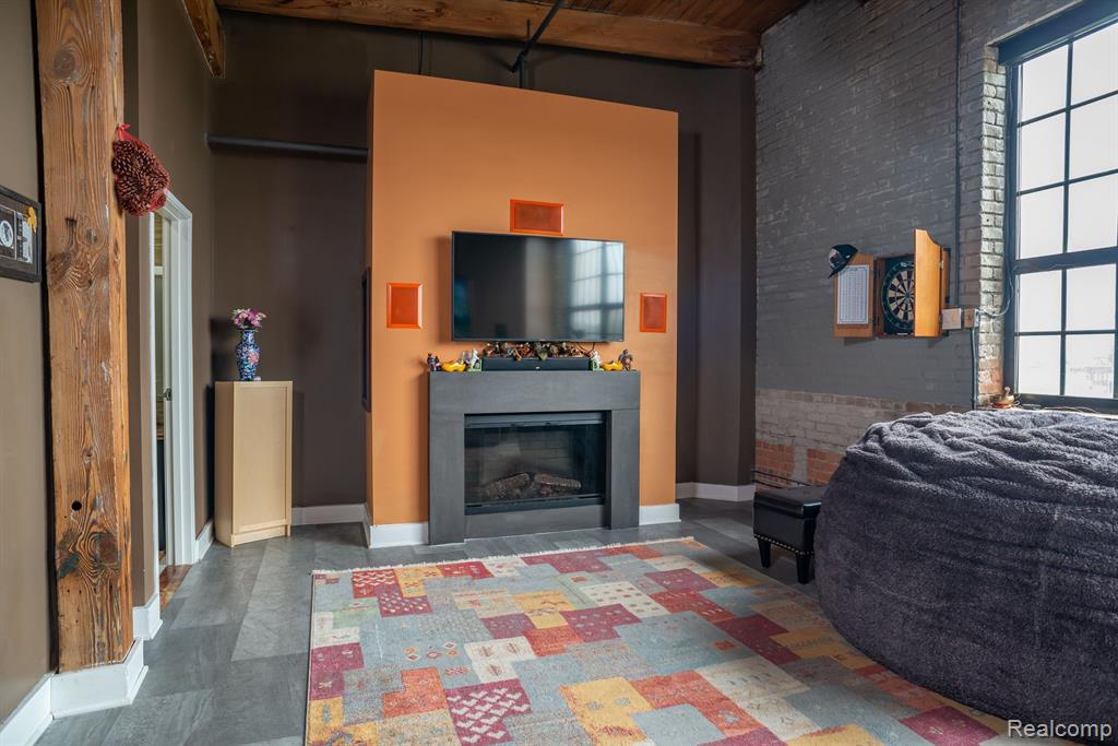 6533 E JEFFERSON AVE, 414, Detroit, MI 48207 — Photo 8