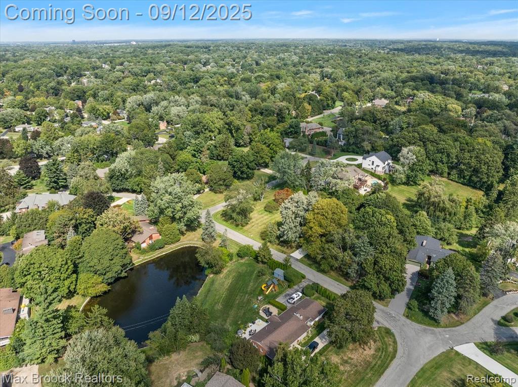 1027 Joanne Court, Bloomfield Hills, MI 48302 — Photo 13