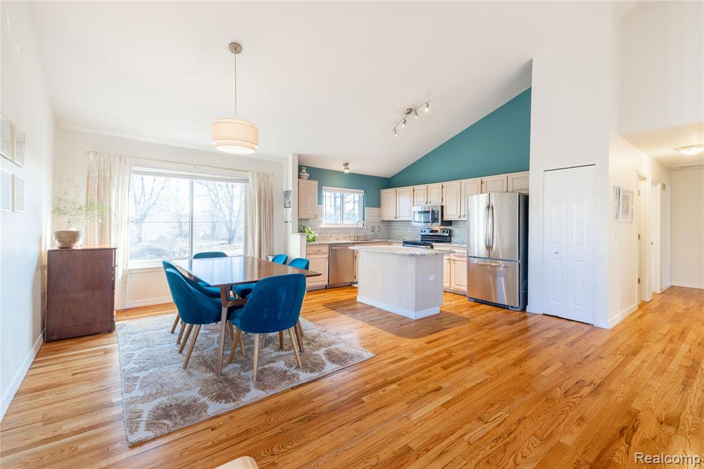 907 Huntclub Boulevard, Auburn Hills, MI 48326 — Photo 9