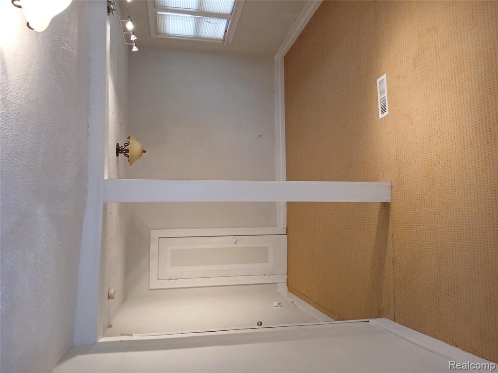 186 Mason Avenue, Norton Shores, MI 49441 — Photo 23