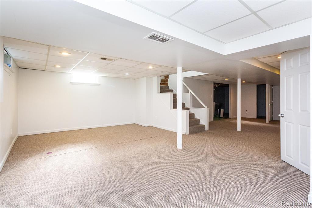 8235 Mackay Court, Utica, MI 48317 — Photo 23