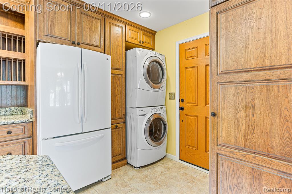 5191 Lynsue Lane, Waterford, MI 48327 — Photo 12