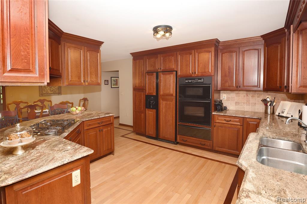 960 Eckford Drive, Troy, MI 48085 — Photo 7