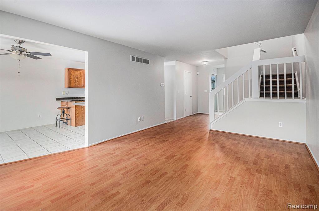 6530 DEERHURST Drive, Westland, MI — Photo 9