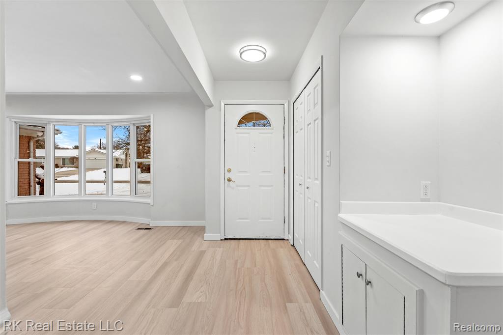 5558 Meadow Lane, Shelby Twp, MI 48316 — Photo 5