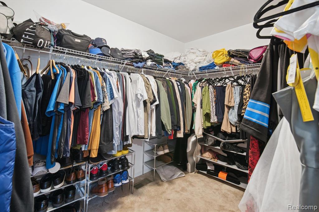 9998 ROLAN MEADOWS Drive, Belleville, MI 48111 — Photo 37