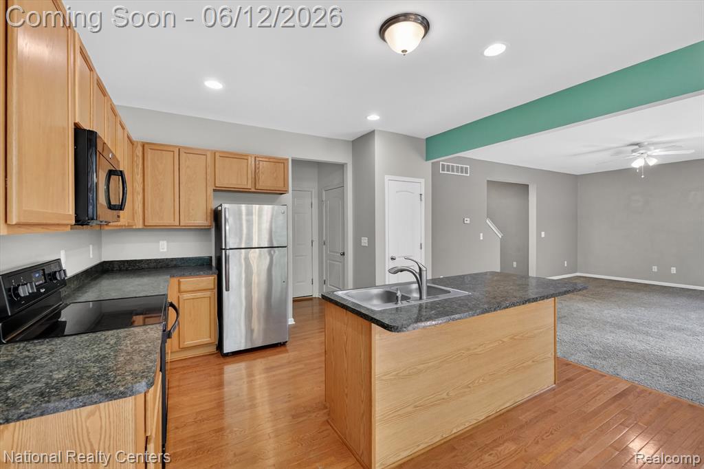 59697 TWIN PINES Drive, New Hudson, MI 48165 — Photo 13