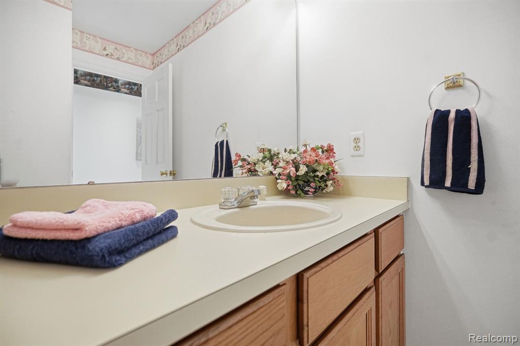 42626 Christina Drive, Sterling Heights, MI 48313 — Photo 39