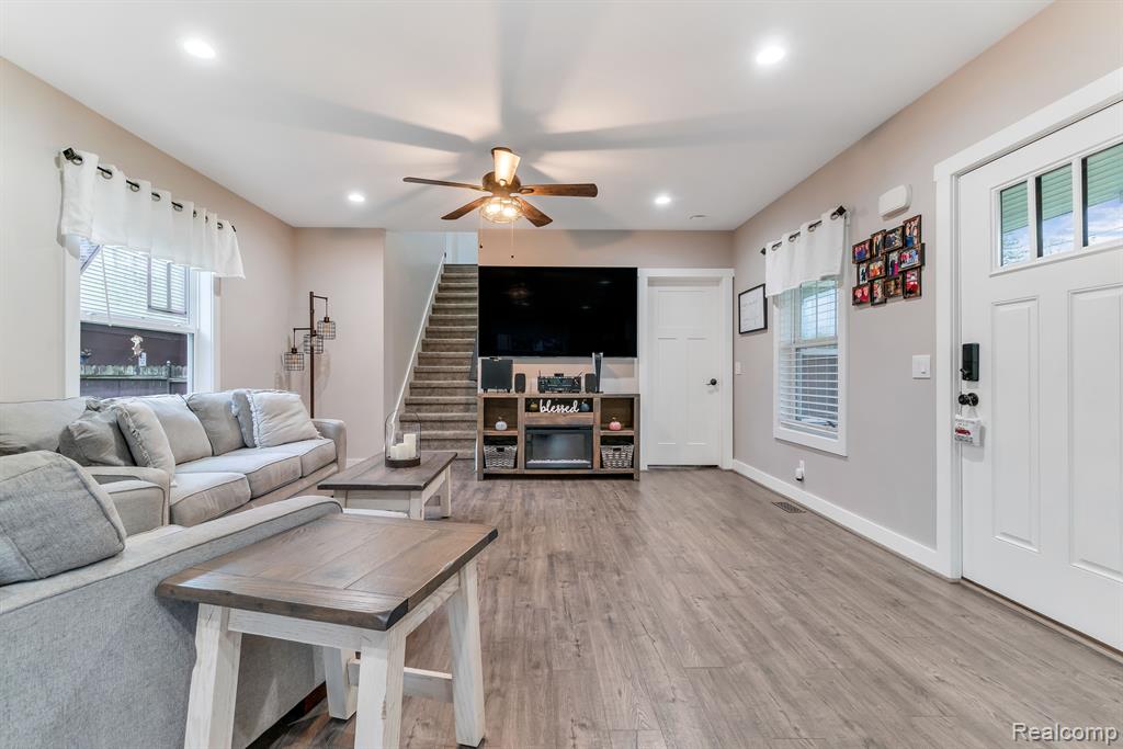 10174 HEGEL Road, Goodrich Vlg, MI — Photo 10